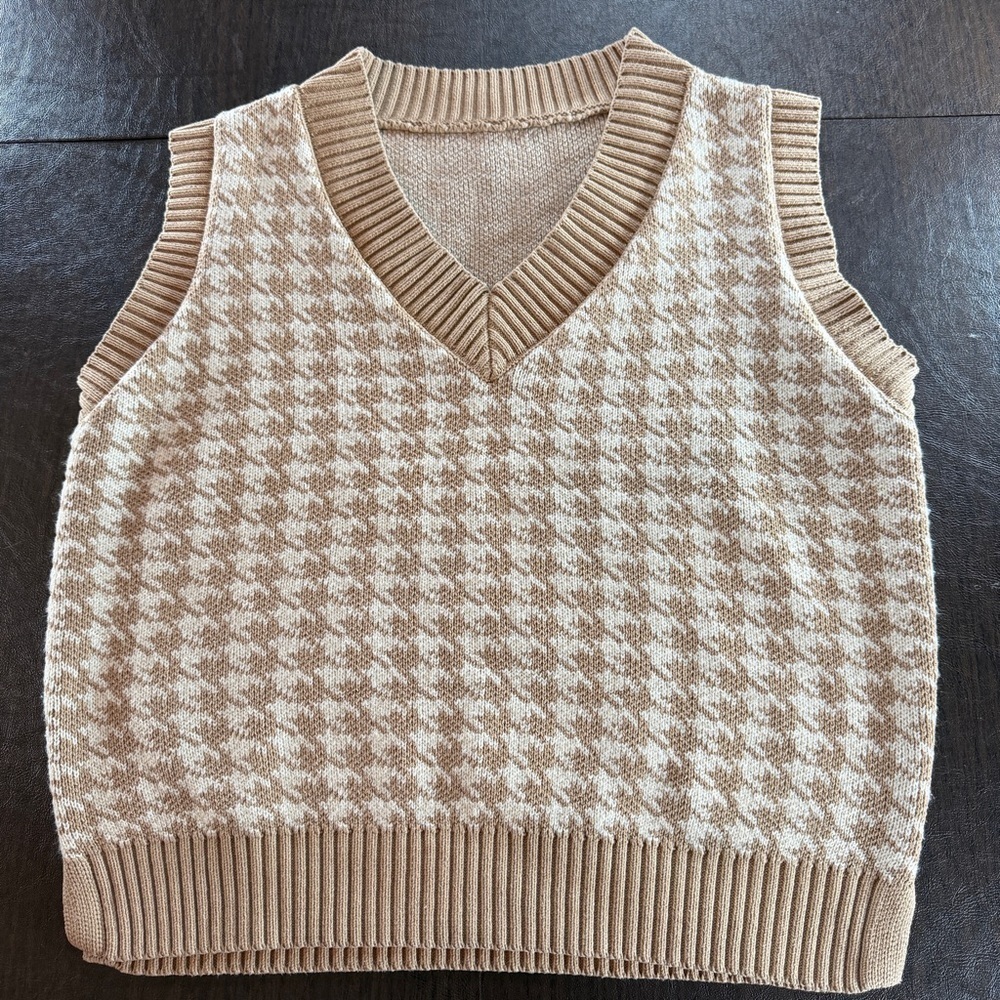 Tan and Cream Houndstooth Sweater Vest Sz